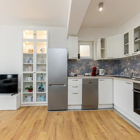 House Niko M With 6 Apartments 스플리트 외부 사진