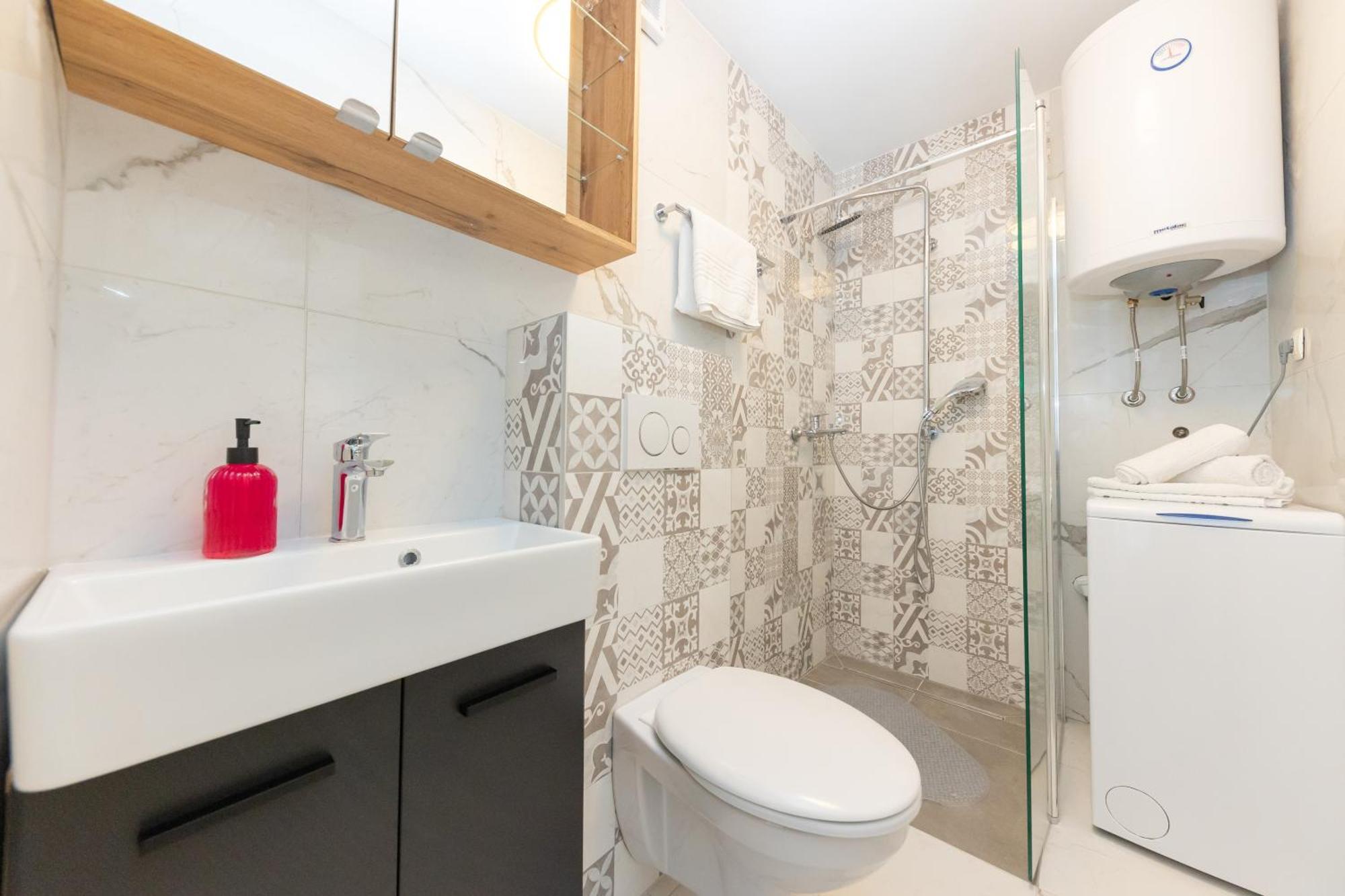 House Niko M With 6 Apartments 스플리트 외부 사진
