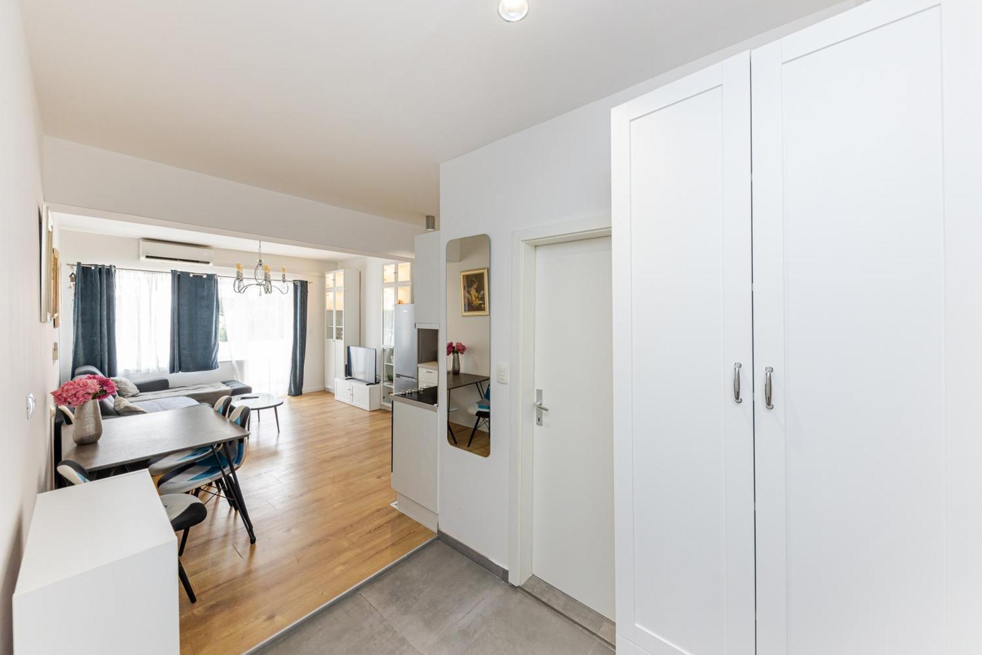 House Niko M With 6 Apartments 스플리트 외부 사진
