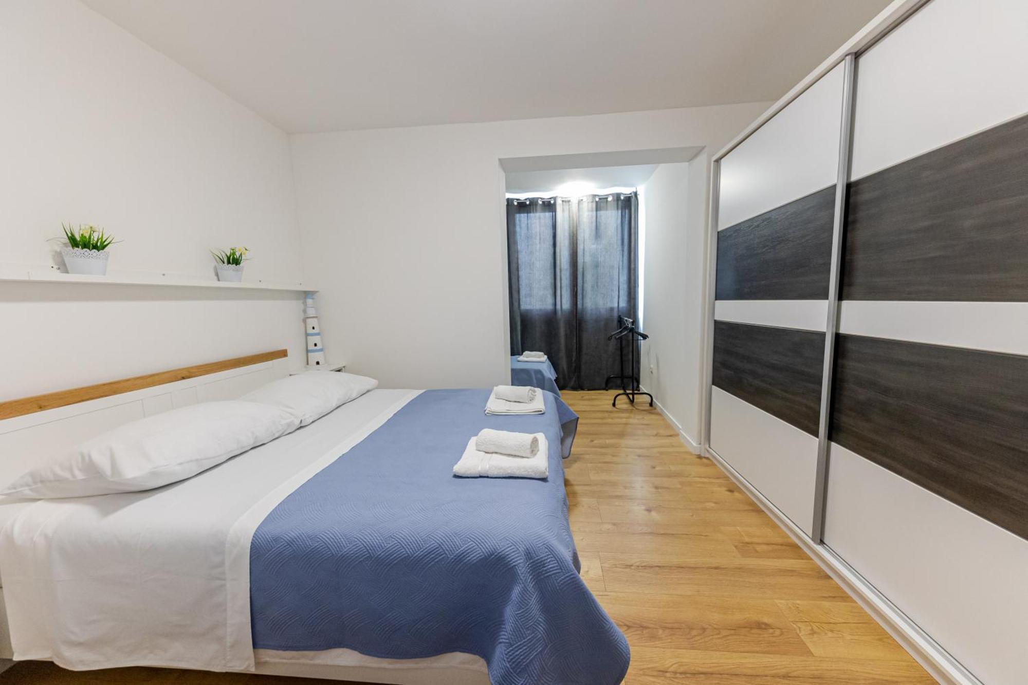 House Niko M With 6 Apartments 스플리트 외부 사진