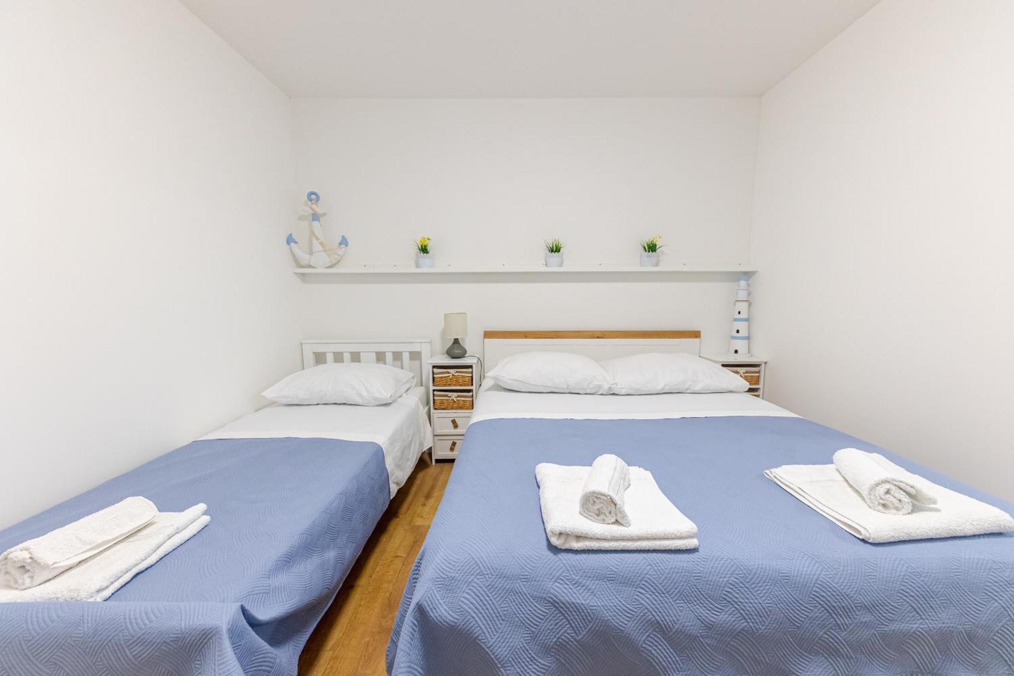 House Niko M With 6 Apartments 스플리트 외부 사진