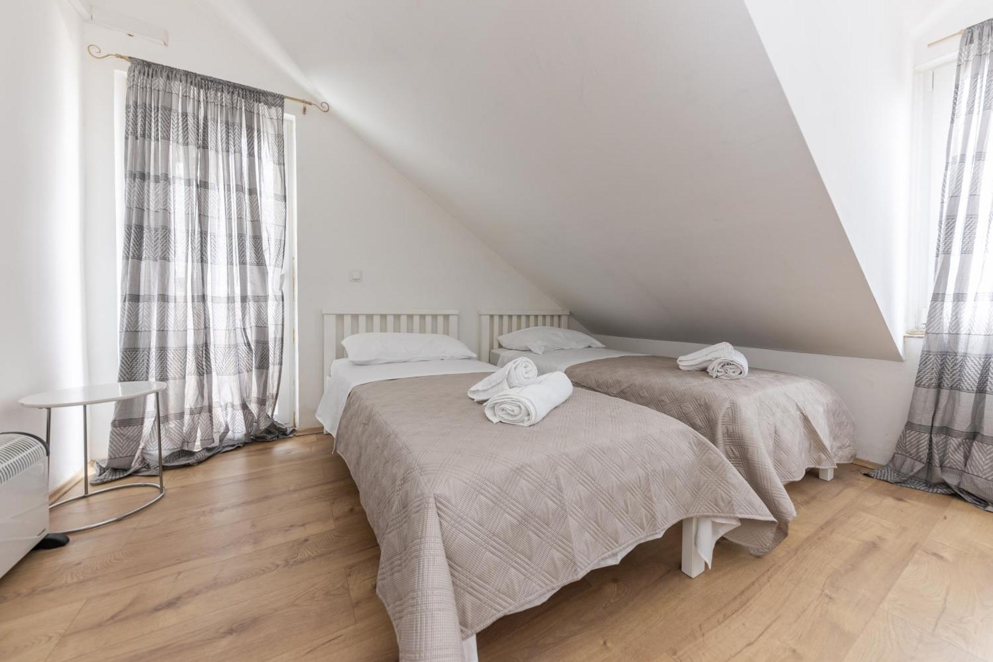 House Niko M With 6 Apartments 스플리트 외부 사진