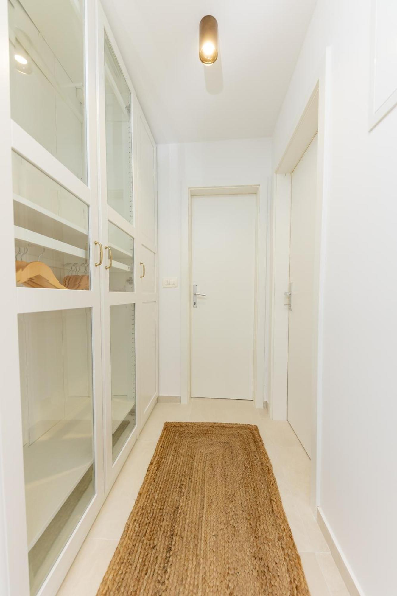 House Niko M With 6 Apartments 스플리트 외부 사진