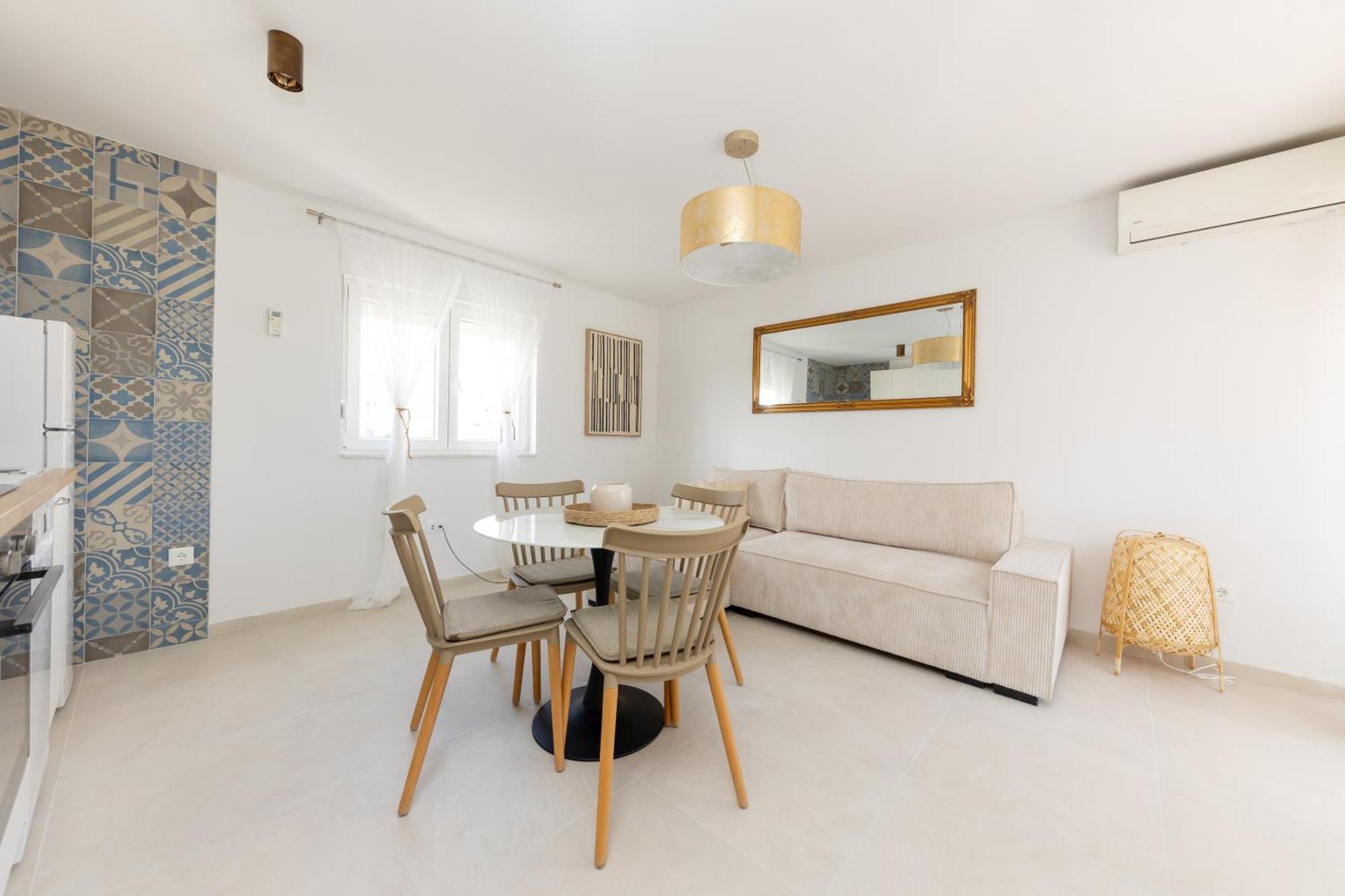 House Niko M With 6 Apartments 스플리트 외부 사진